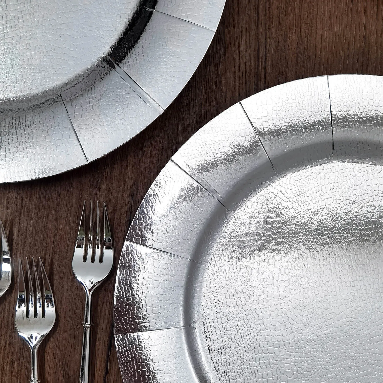 10 Pack Silver Disposable 13" Charger Plates, Cardboard Serving Tray, Round with Leathery Texture - 1100 GSM