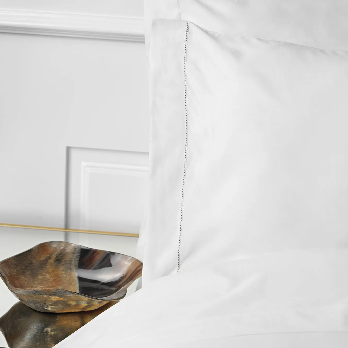 525TC White Percale Pillowcase Set | Amalia Home Victoria