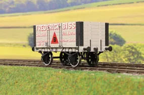 Dapol 7F-072-003 O Gauge 7 Plank 9' W/B Two Door Frederick Bliss 3