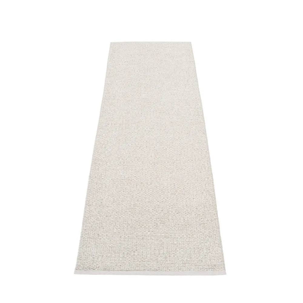 East Hampton Plastic Floor Mats Stone Metallic/Fossil Grey (Multiple Sizes)