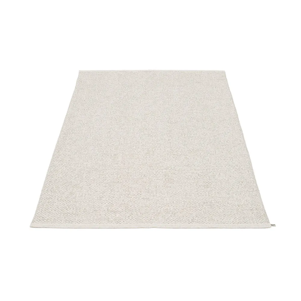 East Hampton Plastic Floor Mats Stone Metallic/Fossil Grey (Multiple Sizes)