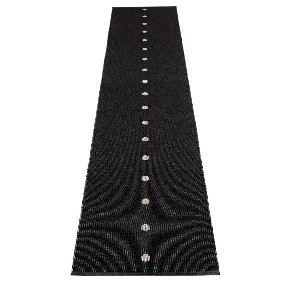 Ferry Road Plastic Floor Mats Black/Vanilla (Multiple Sizes)