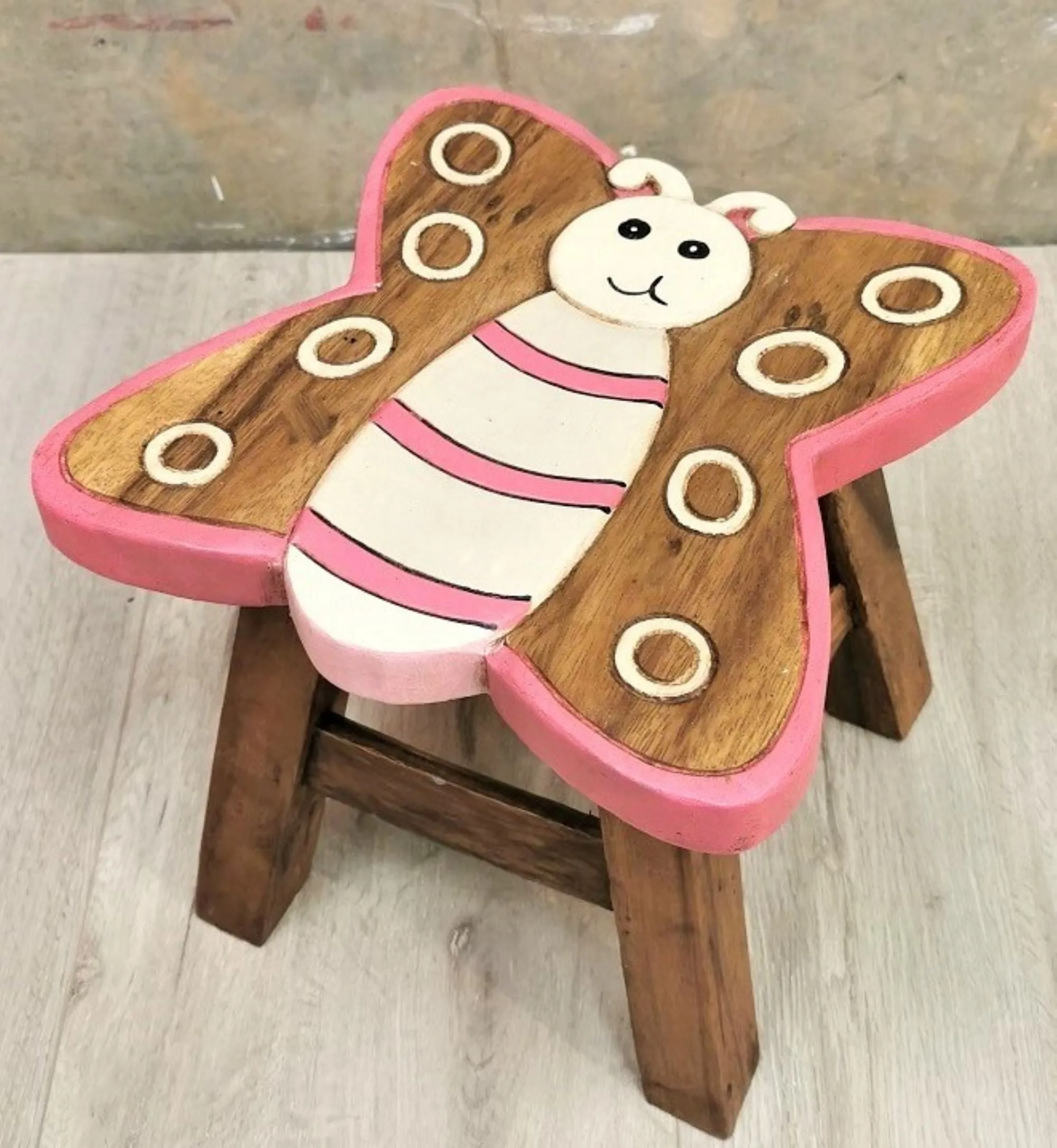 Kids Wooden Monkey Tails Table   4 animal stools complete set -hand carved Timber Children Furniture.