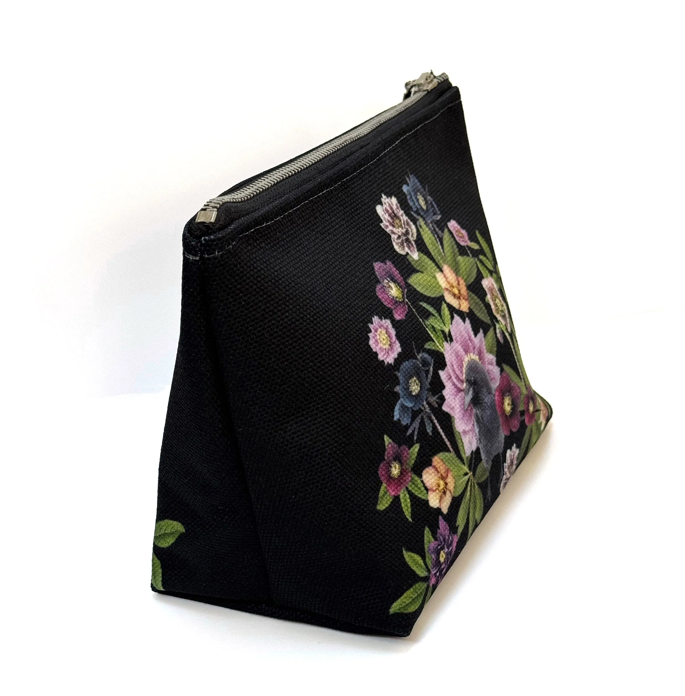 RAVEN GARDEN OF HAPPINESS — Kit Bag / Make Up Bag